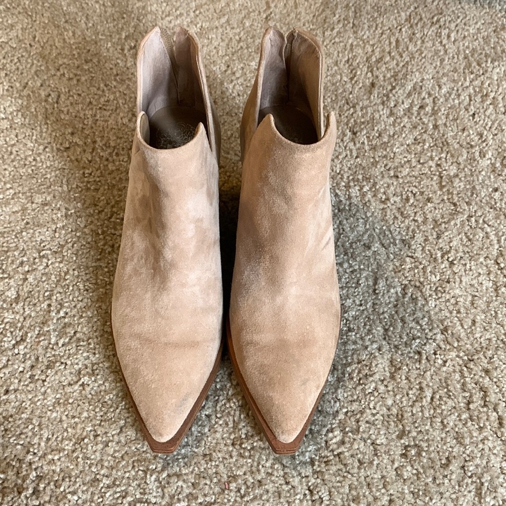 Vince Camuto Gigietta suede bootie 8.5